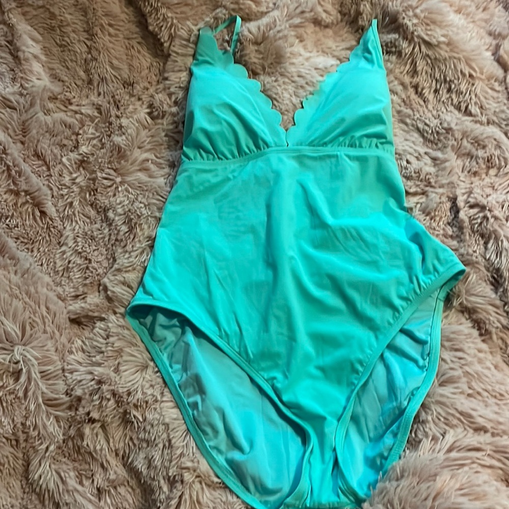 NWT La Blanca Petal Pusher One Piece Swimsuit